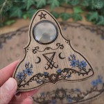 Planche ouija avec sigil de Lucifer et fleurs, en bois, fabriquée artisanalement