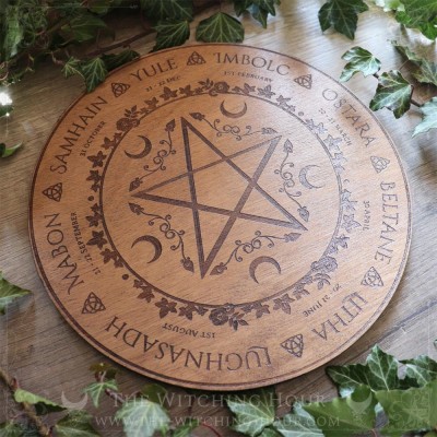 Wiccan pentagram wheel of the year to celebrate witches sabbath