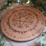 Wiccan pentagram wheel of the year to celebrate witches sabbath