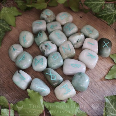 Runes artisanales en jade de Birmanie (jadéite), jade du Myanmar vert