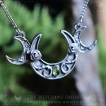 Collier triple lune en péridot, bijou ésotérique artisanal