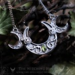 Collier triple lune en péridot, bijou ésotérique artisanal