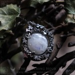 Pendentif avec pierre de lune inspiré de la nature, bijou ésotérique artisanal