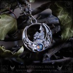 Pendentif sapins sur croissant de lune inspiré des montagnes Vosgiennes, bijou païen