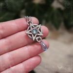 Collier pentacle en calcédoine, bijou ésotérique et gothique artisanal