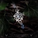 Collier pentacle en calcédoine, bijou ésotérique et gothique artisanal
