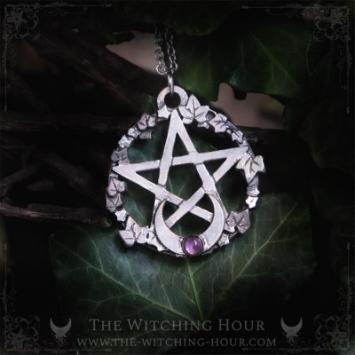 Collier pentacle en améthyste avec croissant de lune, bijou ésotérique et gothique artisanal