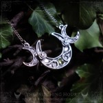 Collier triple lune en péridot, bijou ésotérique artisanal