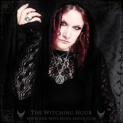 Gothic triquetra necklace "Anima Aeterna"