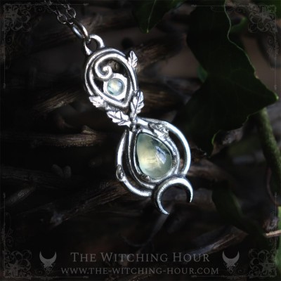 Collier symbole de l'infini avec préhnite et feuilles de chênes, bijou elfique artisanal