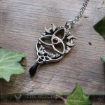 Collier triquetra elfique, bijou gothique artisanal