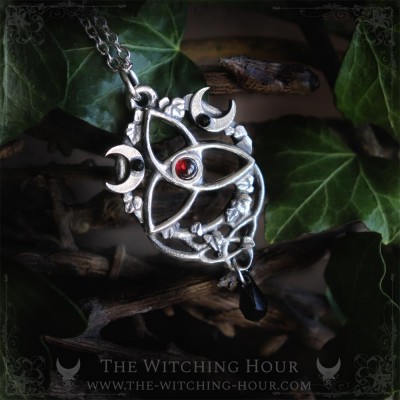 Collier triquetra elfique, bijou gothique artisanal