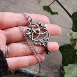 Collier triquetra elfique, bijou gothique artisanal