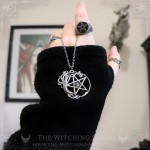 Pendentif pentacle entouré d'un arbre de vie et décoré d'une labradorite, bijou païen witchy ésotérique