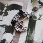Pendentif sigil de Lilith avec roses, bijou gothique occulte witchy