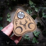 Goutte pour planche ouija en bois ornée d'un crâne de cerf et de croissants de lune, décoration cabinet de curiosités