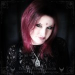 Pendentif pentacle inversé dans une arche gothique, bijou gothique artisanal