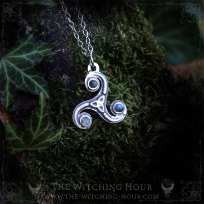 Collier triskel celtique avec labradorite, bijou gothique boho ésotérique fait main