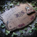 Planche ouija en bois avec pentagramme, triple lune et roses, planche à esprit, pour le spiritisme ou la divination