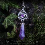 Collier pendule noeud celtique triquetra en améthyste, bijou fait main inspiré de la Wicca
