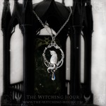 Collier chat pensif dans motif elfique, bijou fait main pour amoureux des animaux