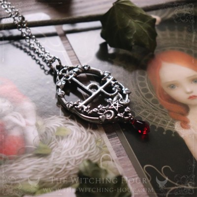 Collier sigil de Lilith avec pentacle et goutte noire, bijou ésotérique et gothique artisanal
