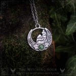 Pendentif forêt de sapins et croissant de lune inspiré des montagnes des Vosges, bijou païen artisanal
