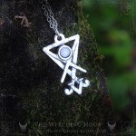 Pendentif sigil de lucifer en étain couleur argent orné d'une pierre de lune, bijou gothique fait main