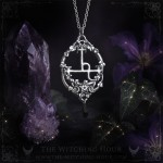 Collier Lilith orné d'un pentagramme ouvragé, bijou ésotérique inspiré de l'occultisme et du mysticisme
