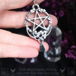 Pendentif pentacle elfique avec goutte vert émeraude, bijou ésotérique fait main inspiré de l'occultisme et du mysticisme