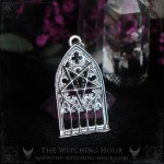Pendentif arche de cathédrale gothique avec pentagramme inversé satanique, bijou gothique fait main