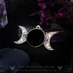 Pendentif triquetra celtique et triple lune orné d'onyx et d'amethyste, bijou witchy fait main