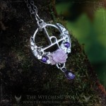 Collier sigil de Lilith avec rose et croissant de lune, bijou mystique fait main, occulte, witchy, Luciférien