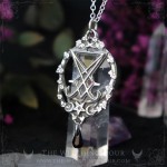 Pendentif sigil de Lucifer gothique avec pentagramme et feuilles entrelacées, bijou mystique fait main.