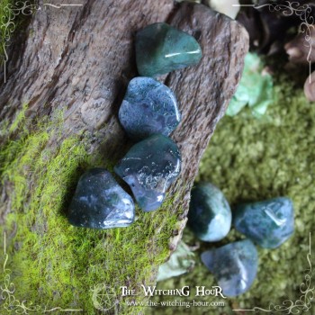 Green moss agate tumble stone