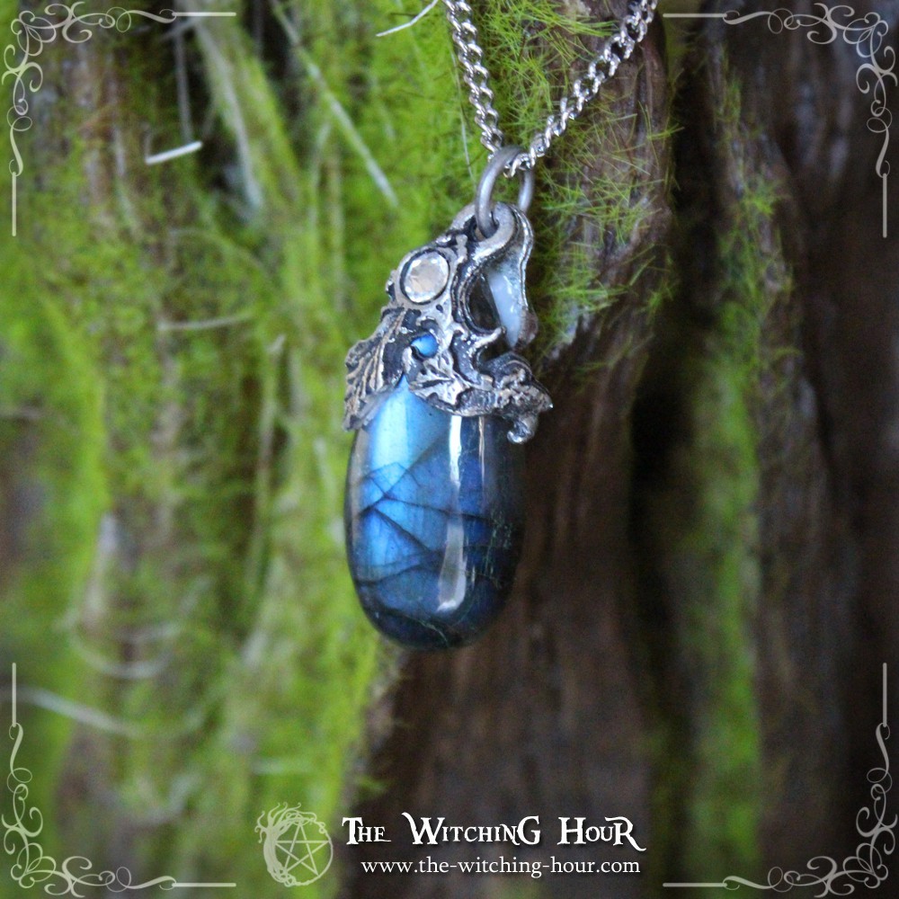 Pendentif en labradorite bleue