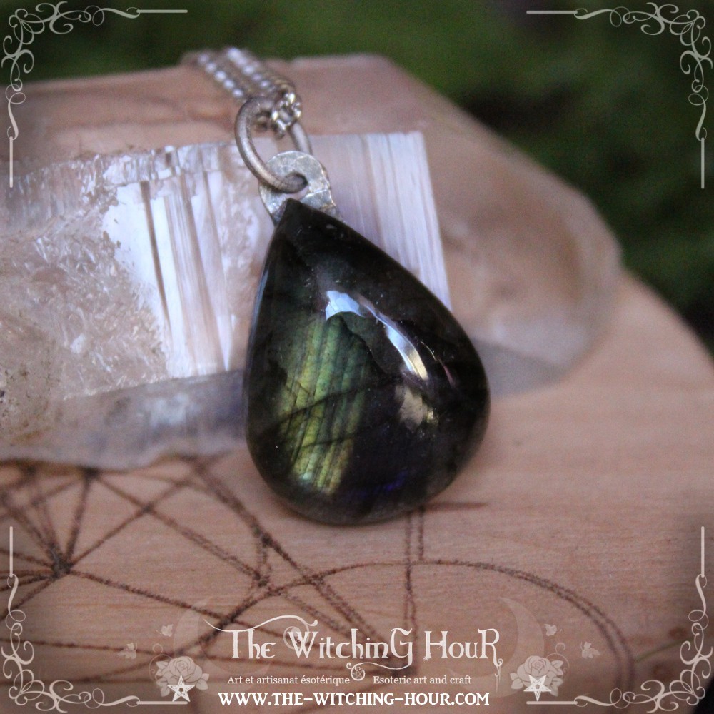 Pendentif en labradorite verte et violette