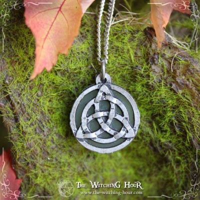 Celtic triquetra pendant