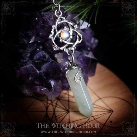 Triquetra pendulum necklace "Ivyana Elfica"