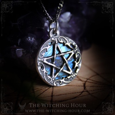 Pentagram pendant "Millianaë"