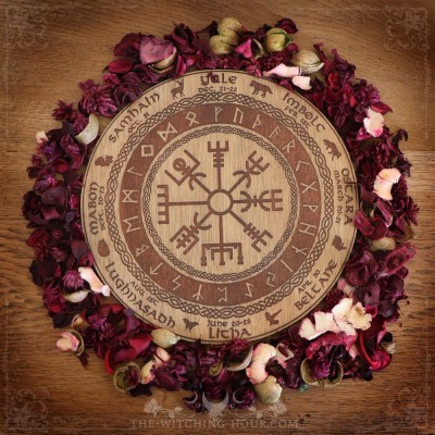 Wheel of the year "Vegvisir"