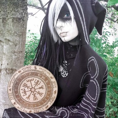 Wheel of the year "Vegvisir"