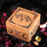Raven skull and wolves box