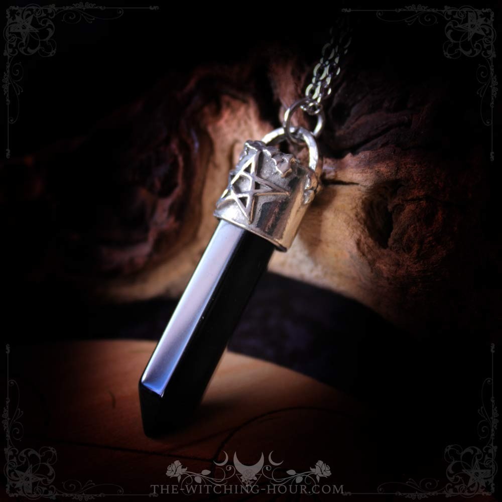 Black obsidian point pendant Black obsidian point pendant