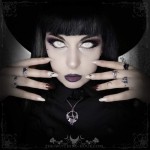 Collier sigil de Lilith avec rose et croissant de lune, bijou occulte, witchy, Luciférien