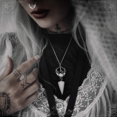 Collier pendule sigil de Lilith