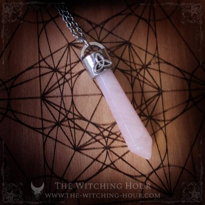 Pendentif pointe de quartz rose et triquetra