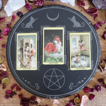 Tarot and oracle spread board with cats - engraved slate