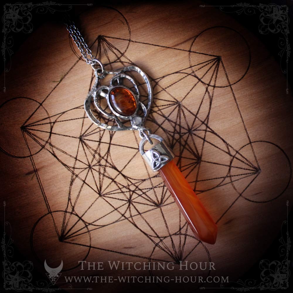 Collier pendule elfique en ambre et cornaline