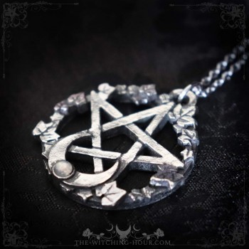 Pendant pentacle and crescent moon